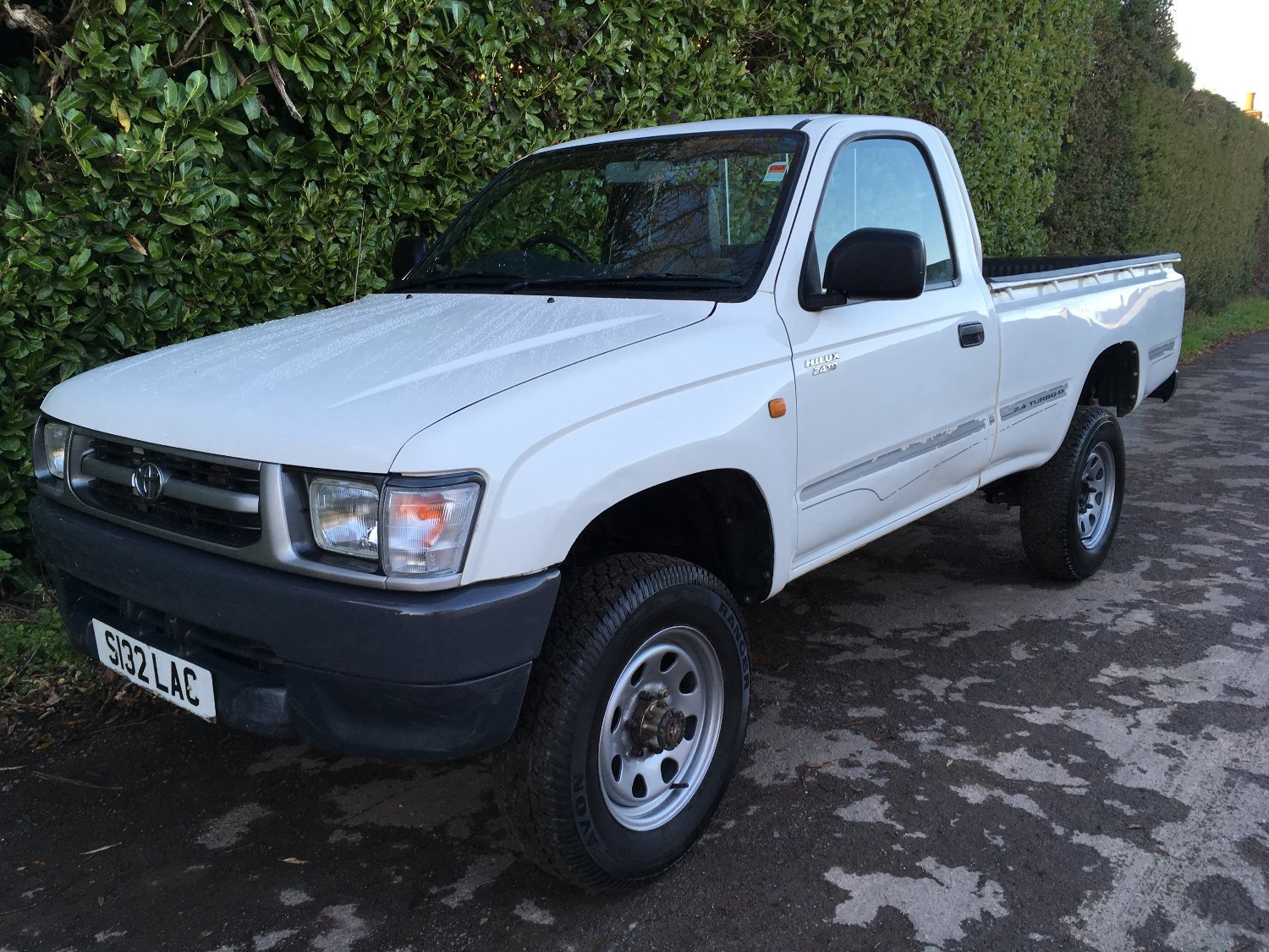 Toyota Hilux single cab 4×4 for sale